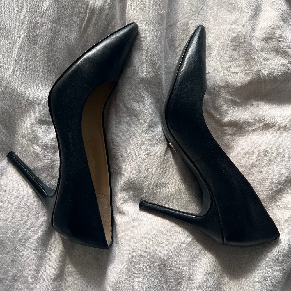 Michael Kors - black pointed heels (7.5)